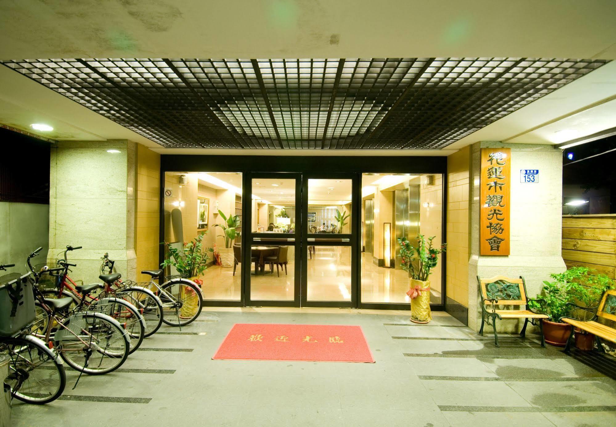 Unique Hotel Hualien Exterior foto